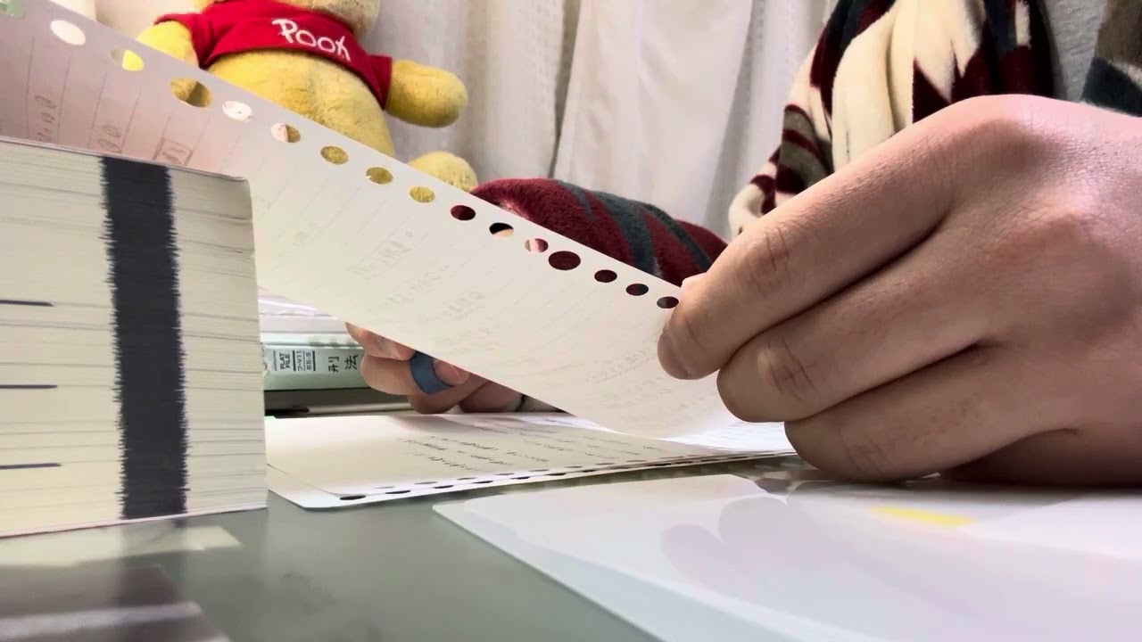 人には境界線がある。境界線をなくせばもうあなたには会えない。会えるのは他者だからだ。しかし他者になれば、心の壁が私を苦しめる。それでも会いたいと思った気持ちは本物だと思うから、私たちはこのままでいい。