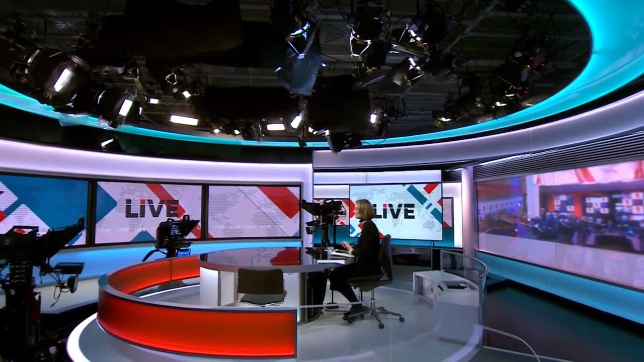 BBC Live with Lucy Hockings (12GMT - Headlines & Intro - 26/1/22)