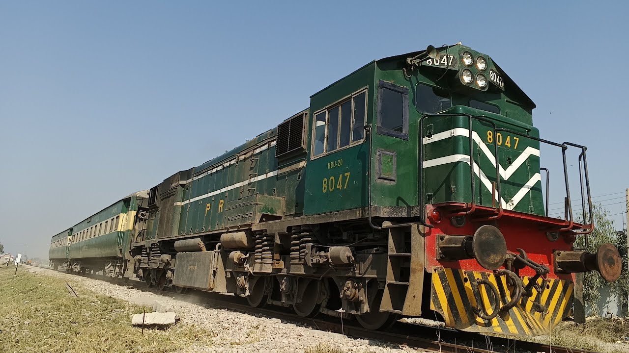 DGK Shuttle Train With 20Km/H Speed||Reaching Near Sanawan 