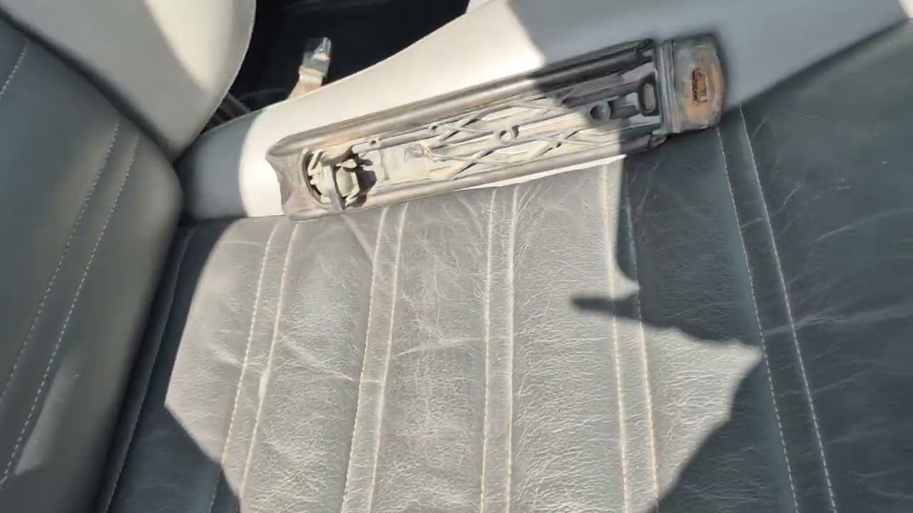 P8199 1986 Mercedes-Benz G Wagen rear interior 