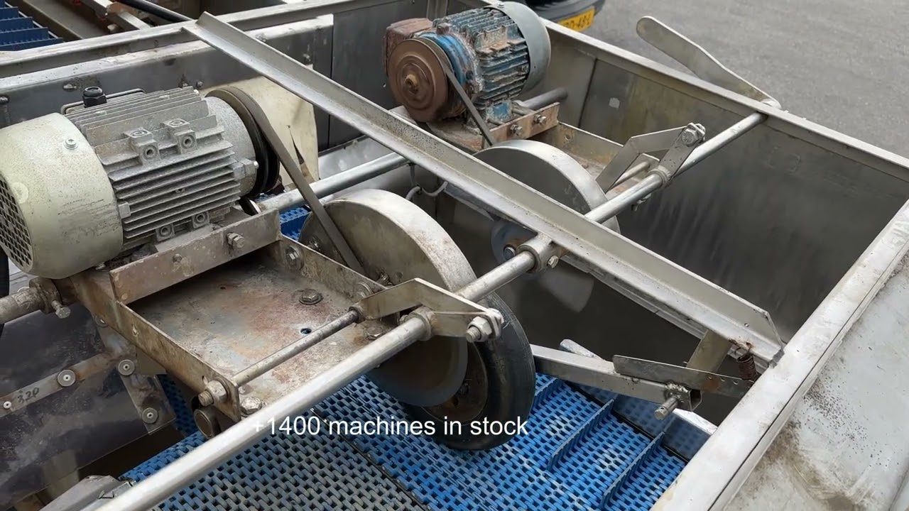 Peter Cox washing machine for spring onions with leaf and root cutters