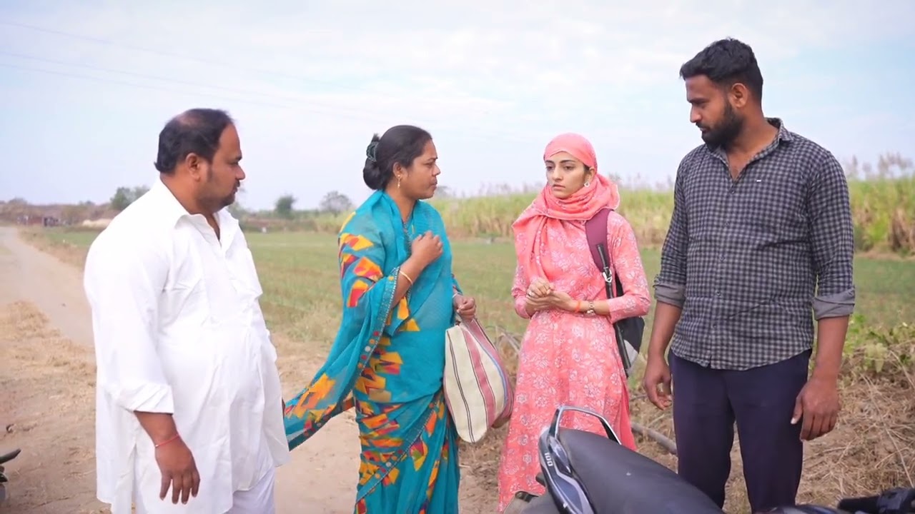 पोरगी चालली पळून आईने बघून कष्टाची जाणीव केलं 😭 बाप सोडून गेल्यावर जगणं #emotional #ytshorts 