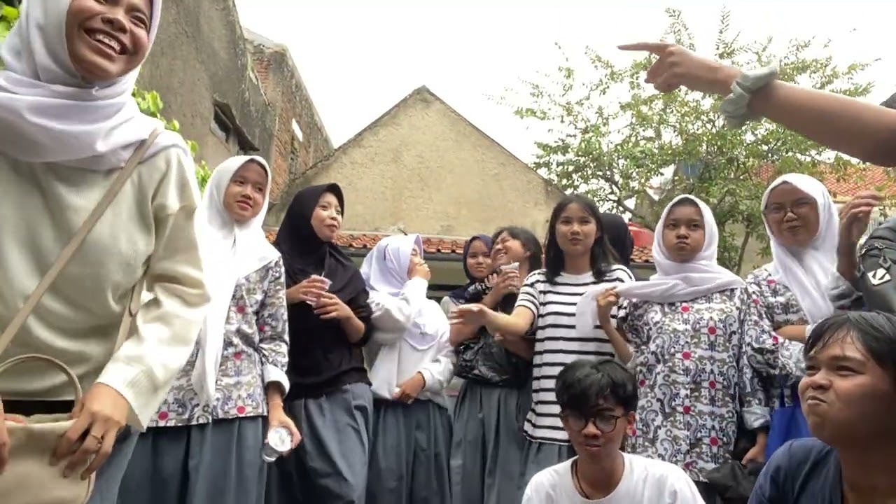 munggahan bawa barang random 11A ( sembur semburan 😭 )