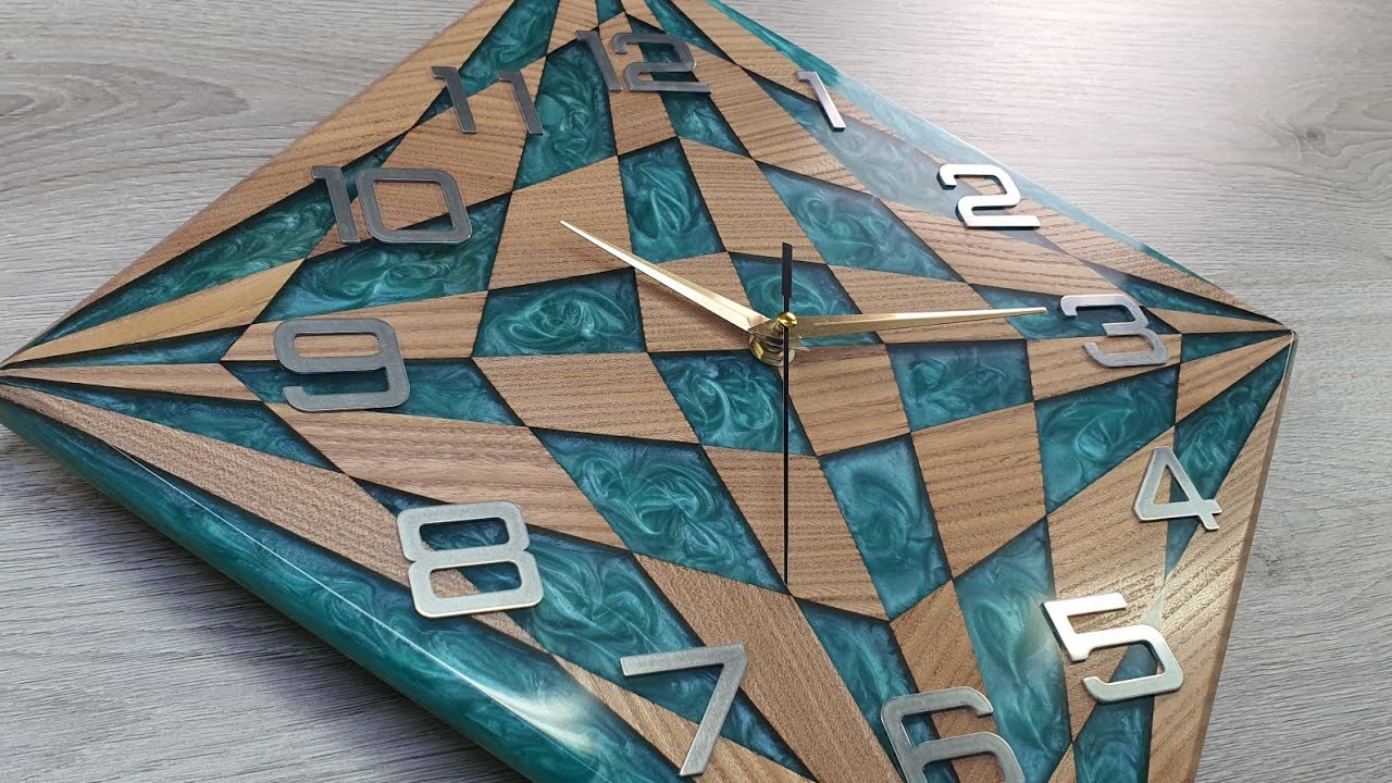 Wood and Epoxy Resin Clock | 3D Geometry DIY