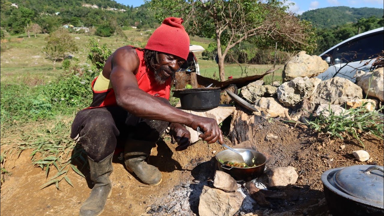 RASTA MAN LIVING OFF GRID..!! No Electricity just nature !