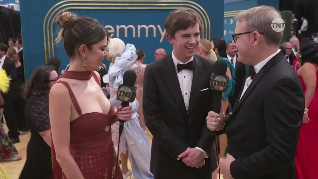 FREDDIE HIGHMORE FALANDO EM ESPANHOL SOBRE GOOD DOCTOR | 