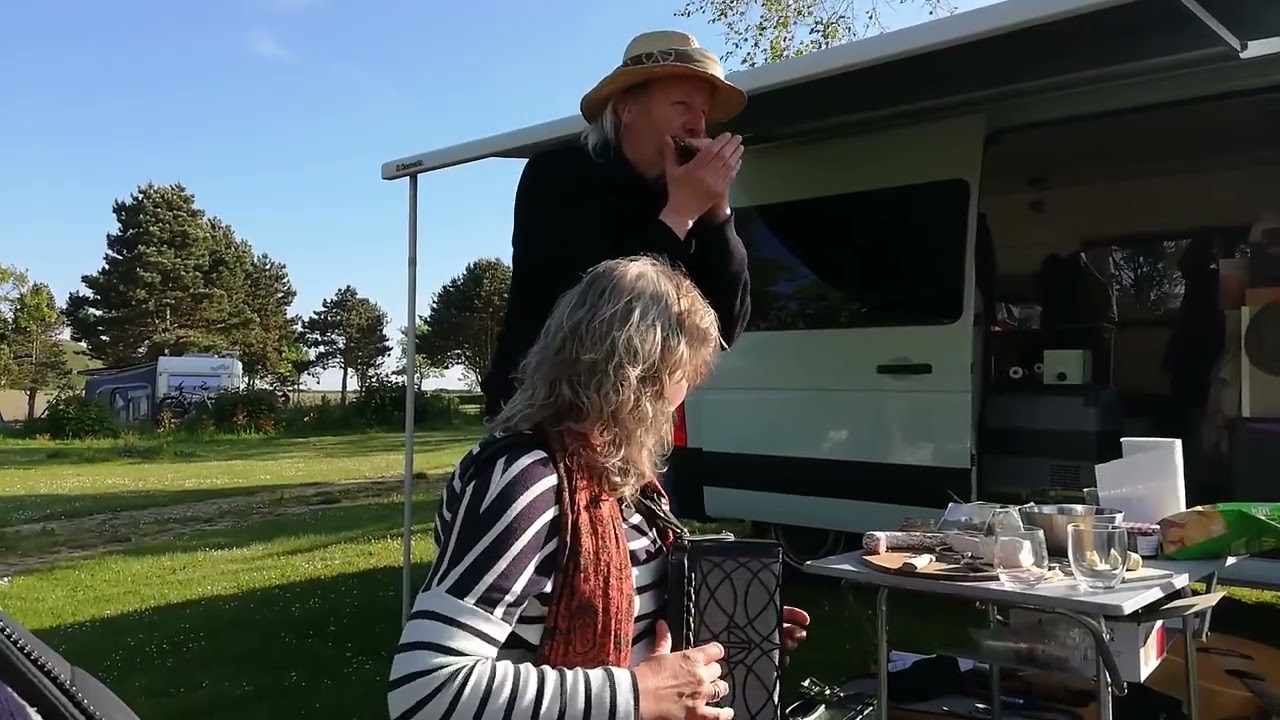 Ingrid en Jeremy op de camping in Frankrijk (2)