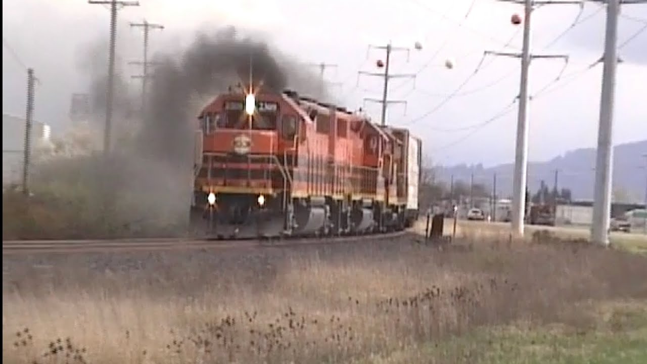 2007 Willamette & Pacific Albany Hauler Departs Eugene