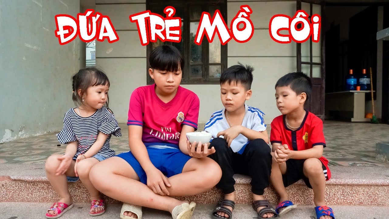 Cảm Động Rơi Nước Mắt Anh Em Mồ Côi Phải Đi Bán Vé Số | Gà Trống Nuôi Con | Bé Chi TV