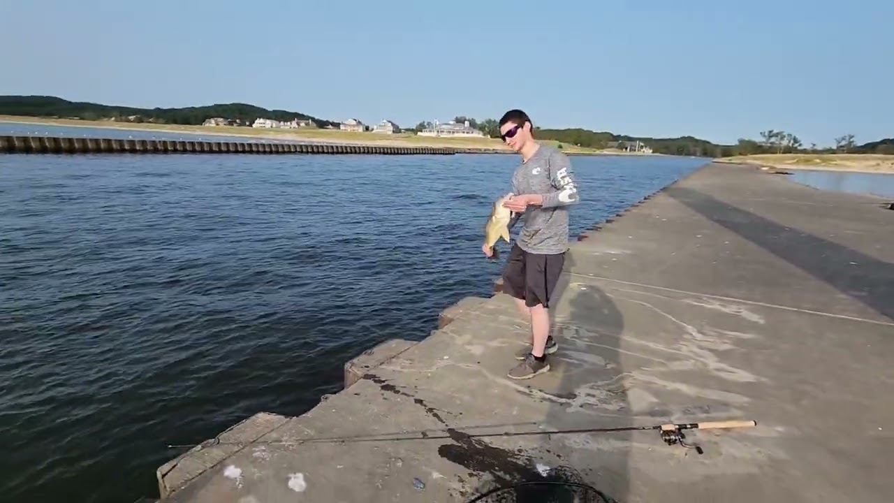 Pier Fishing Lake Michigan For Coho Salmon 🎣 🐟
