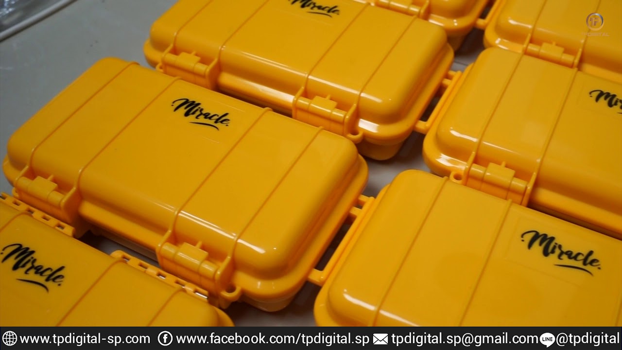 สกรีนกล่องพลาสติกสีเหลือง สกรีนโลโก้ลงบนกล่อง ขนาด 9*18*5cm ลาย Misacle