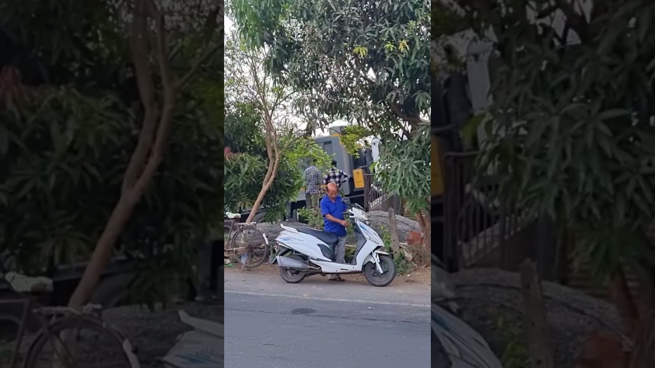 Loading vehicles exident khergam #khergam #navsari #music #halloween #gujarat #trading