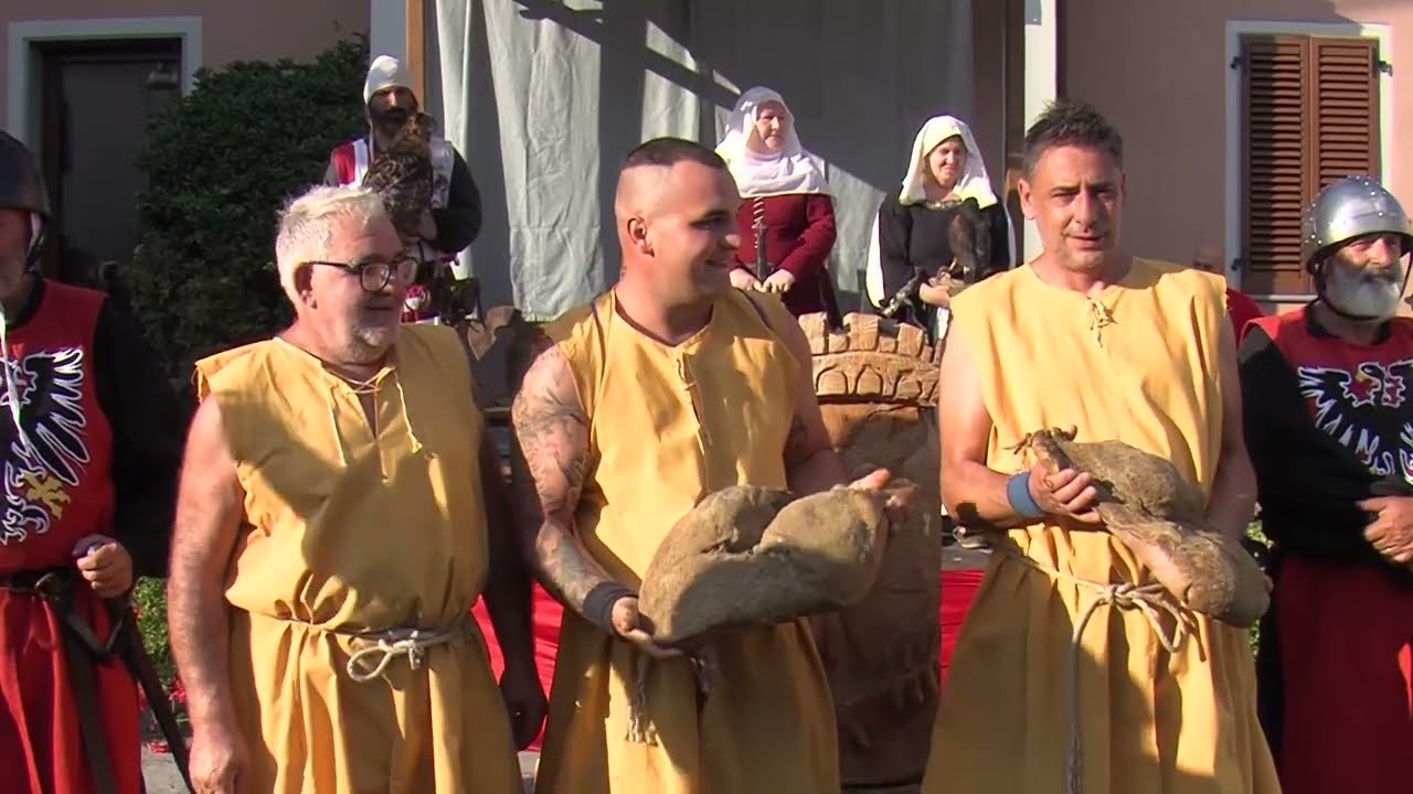 Apuane in festa con il palio del Formaggio e il tiro della Forma