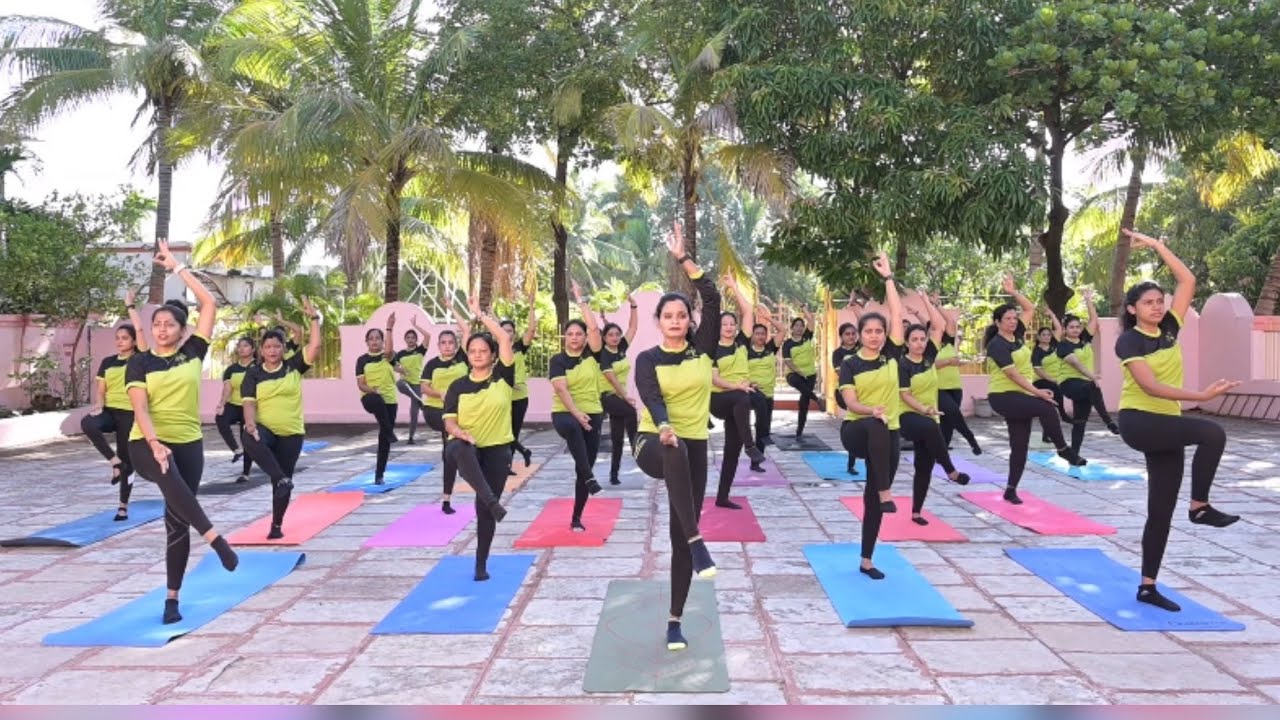 Adiyogi song#dedicated for Adiyogi# Yog guru shiva# Happy internation yoga day# yoga Dance flow ..