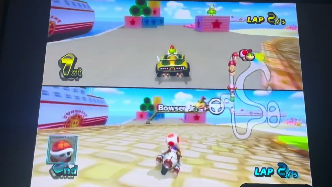 Mario Kart Wii Bowser Jr vs Toad at GCN Peach Beach