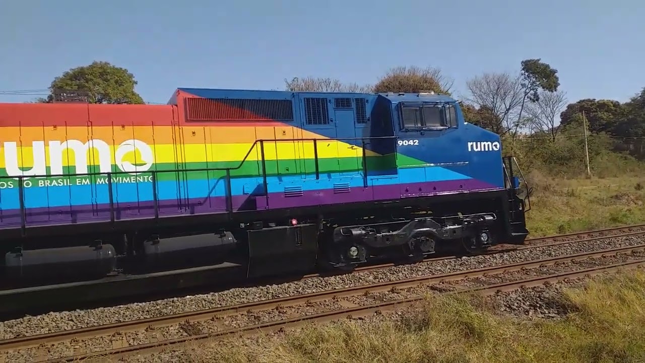 Cruzamento de trem contêineres com trem tanqueiro em Fernandópolis SP