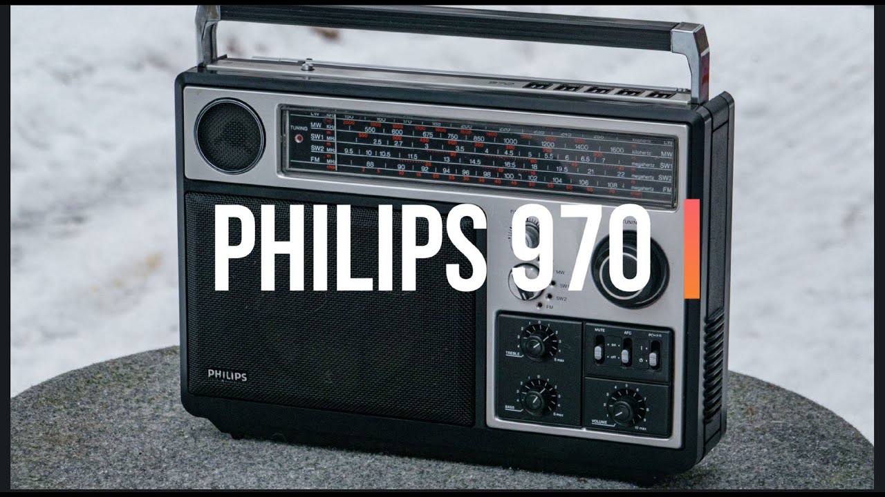 Philips 970 Vintage portable radio 22.1.2023. Filmed in 4k with Sony RX-100MK6