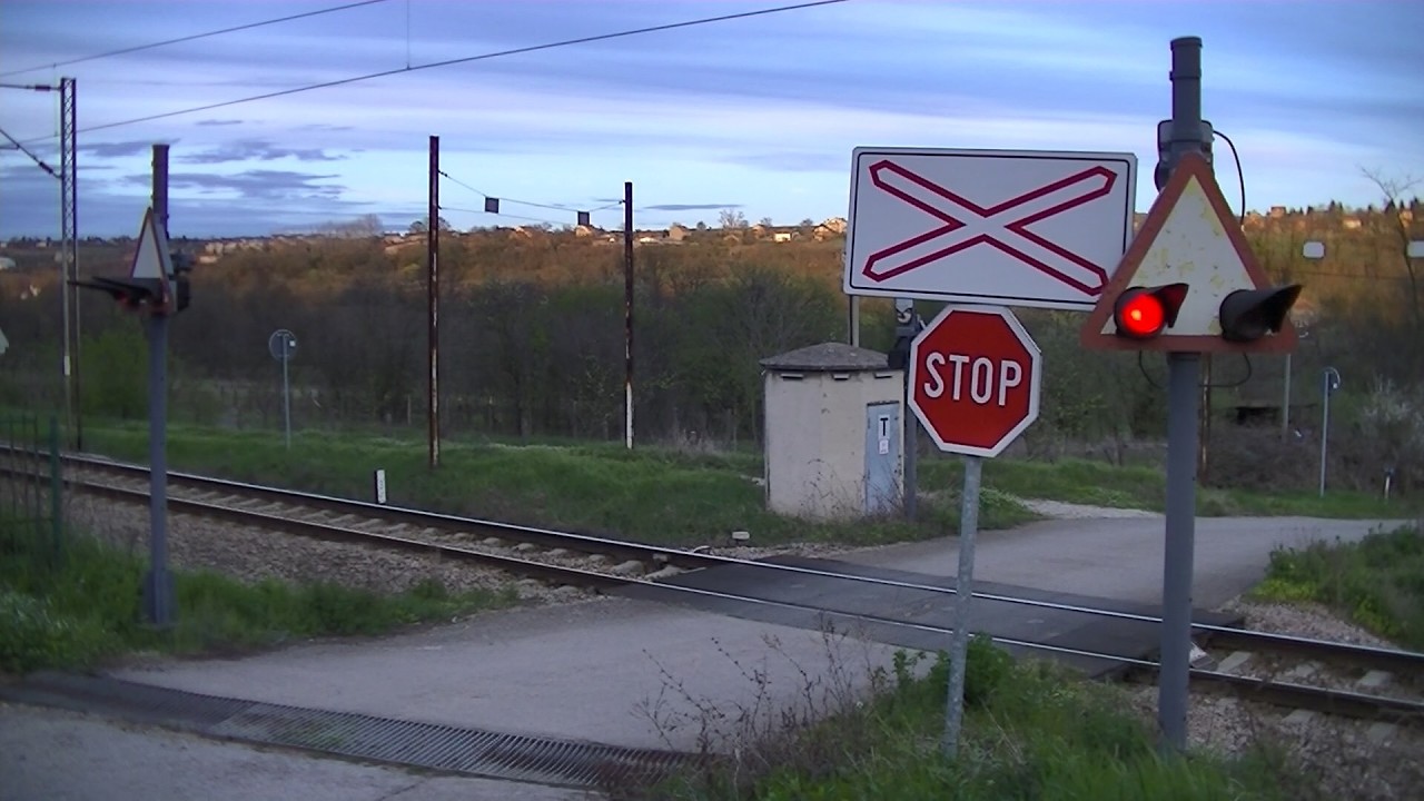 Spoorwegovergang Boždarevac (Бождаревац) (SRB) // Railroad crossing // Железнички прелаз
