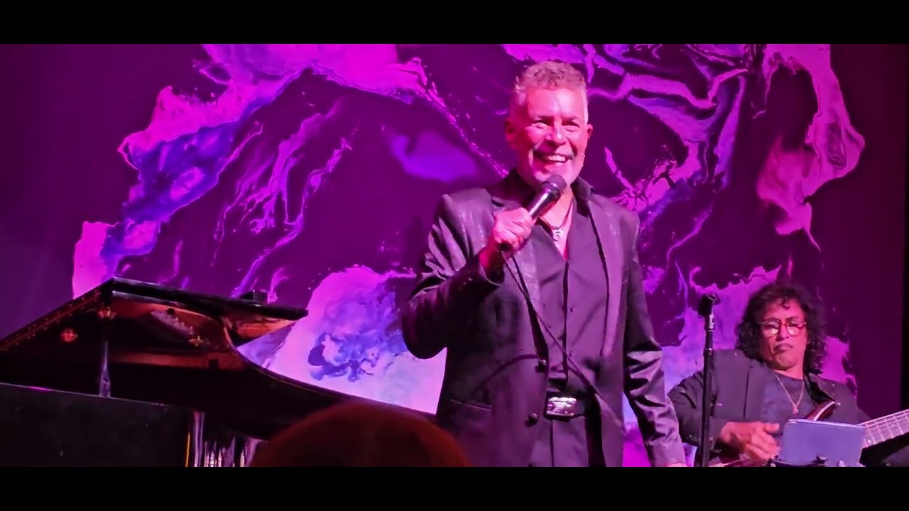 Clint Holmes sings Burt Bacharach 'I'll Never Fall In Love Again' jazz crooner Vegas  2025