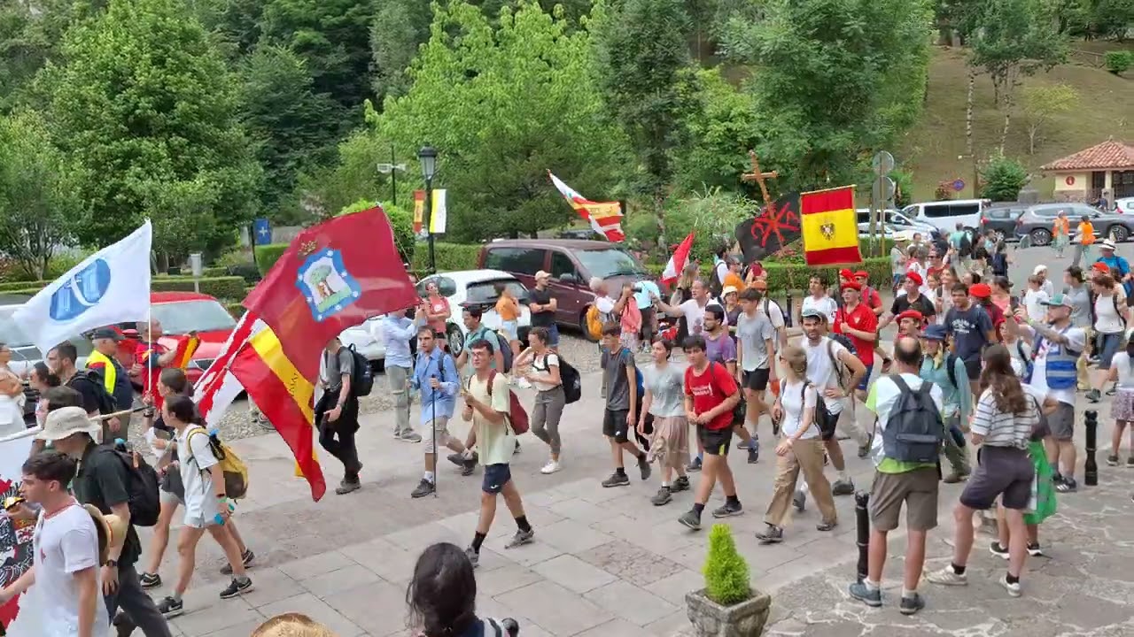 Llegada a Covadonga de los peregrinos de Nuestra Señora de la Cristiandad 2024.