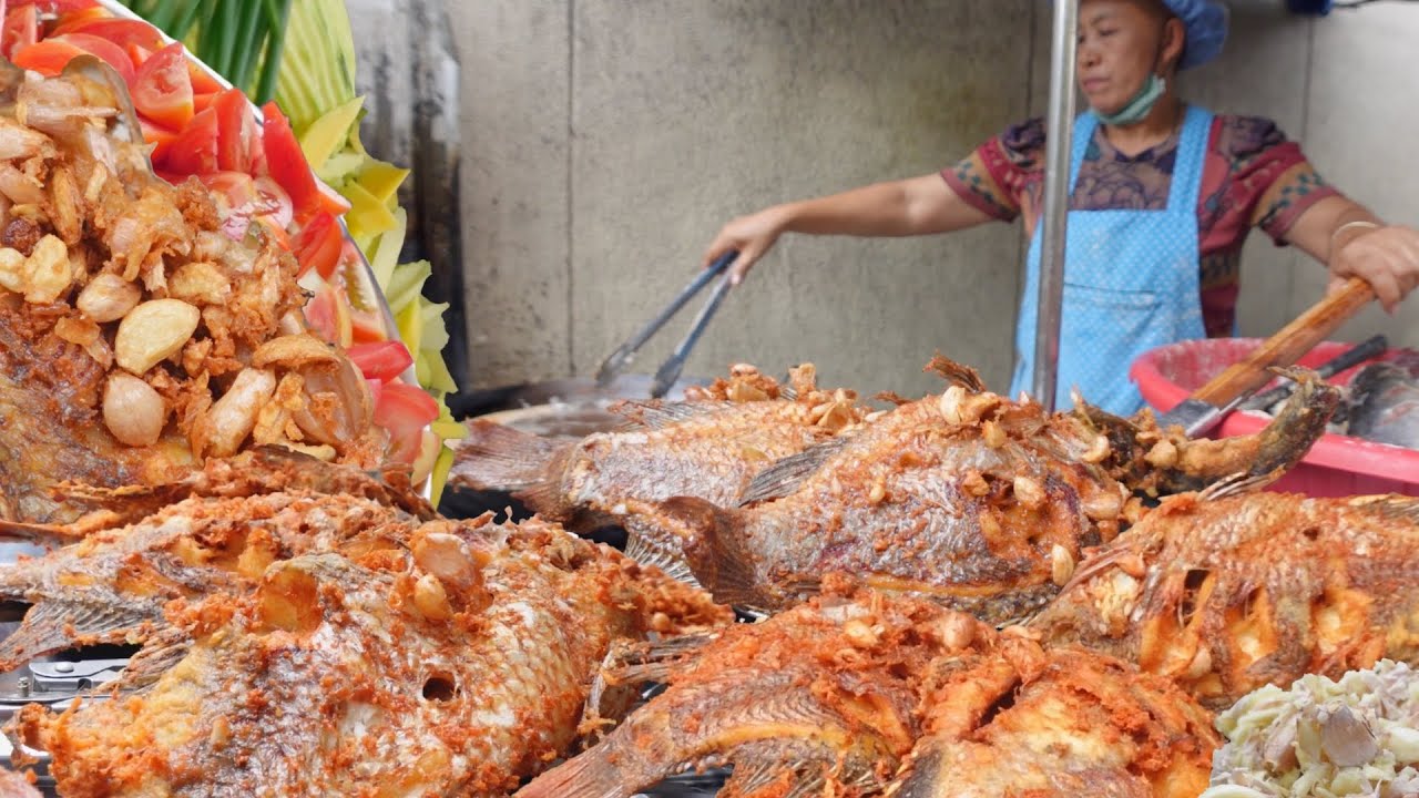 The Most Famous Fried Giant Tilapia with Crispy Garlic at Bangkok Street Food Thailand