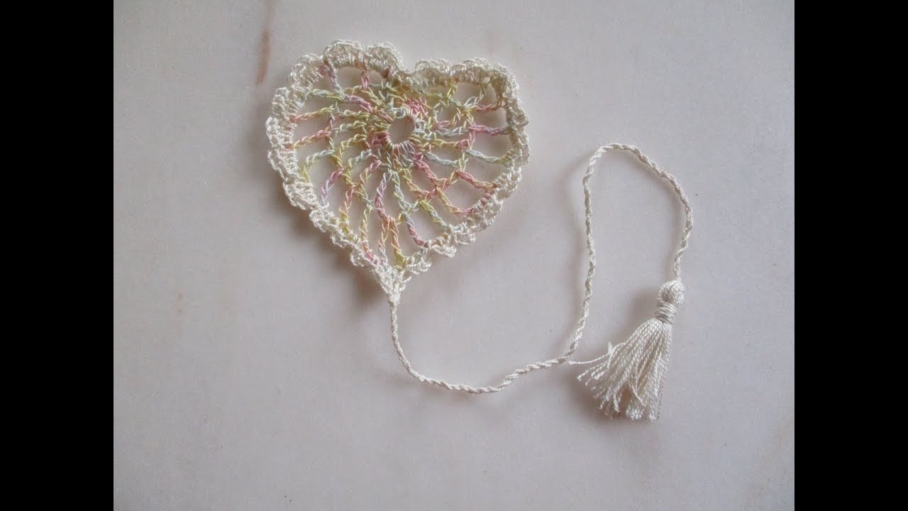 marque page en forme de cœur  en pas à pas - La Grenouille Tricote