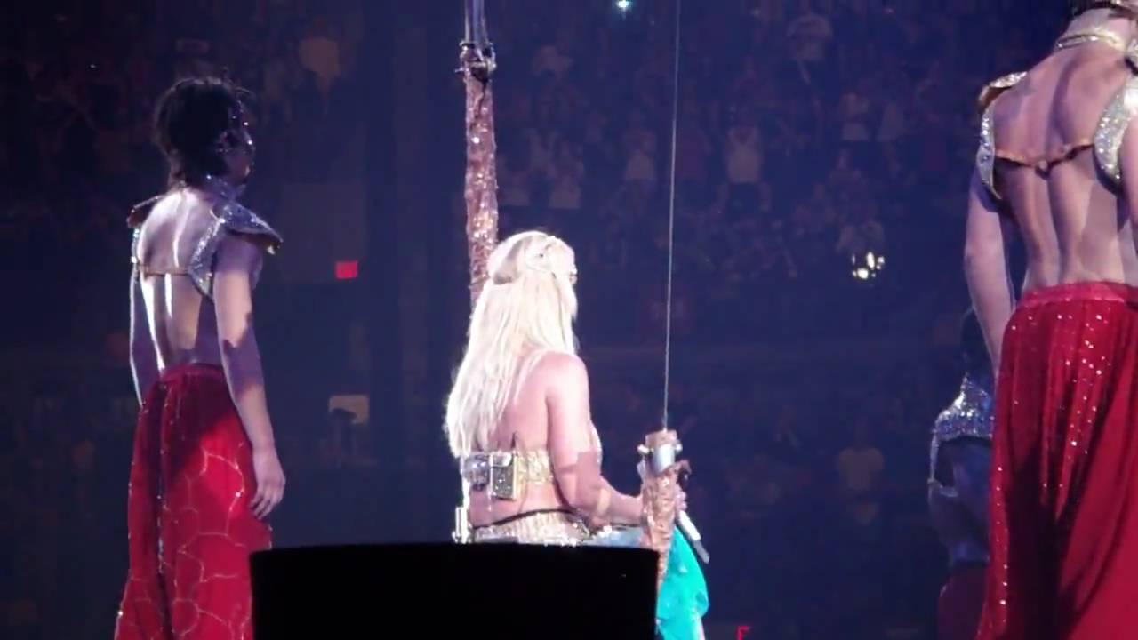 The Circus Starring Britney Spears Tour Columbus Ohio 04/30/2009 - Me Against The Music & Everytime