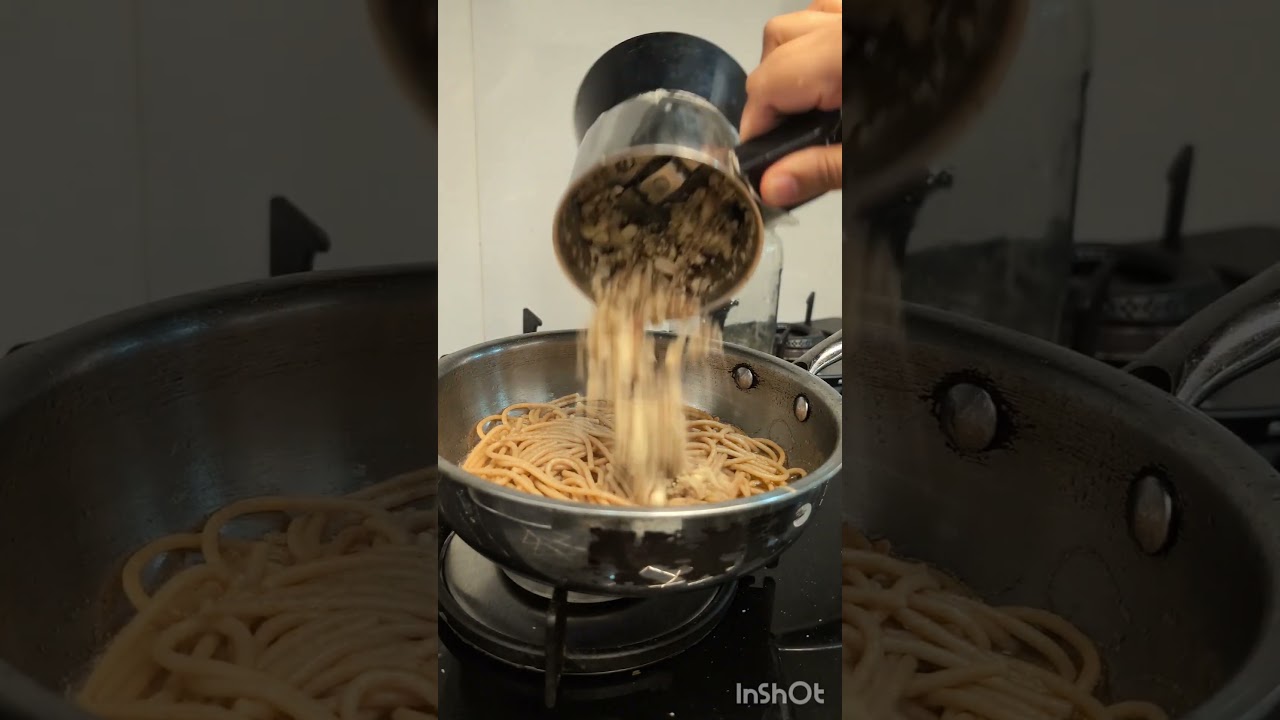 Thecha noodles 🍜 #noodles #noodlesrecipe #wholesome #quickrecipe #thecharecipe #lunchrecipes #viral