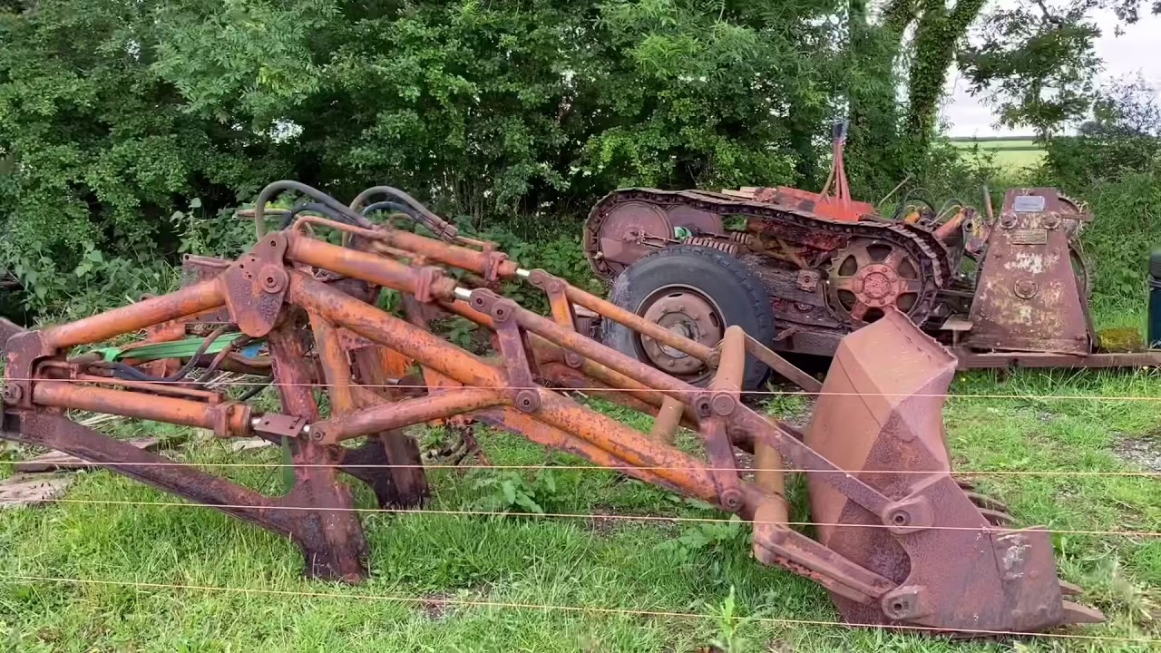 Classic Fiat FL4 Track Shovels set for Restoration