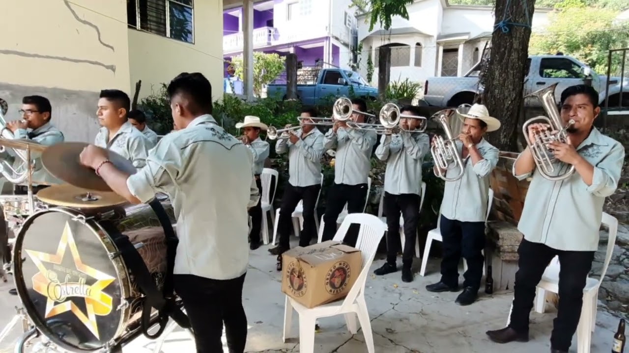 CHULADA DE CANCIONES CON LA BANDA ESTRELLA