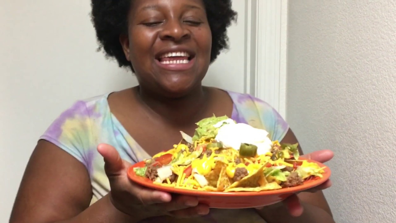 HOW TO MAKE HOMEMADE TACOS 🌮 & LOADED NACHOS 🥙