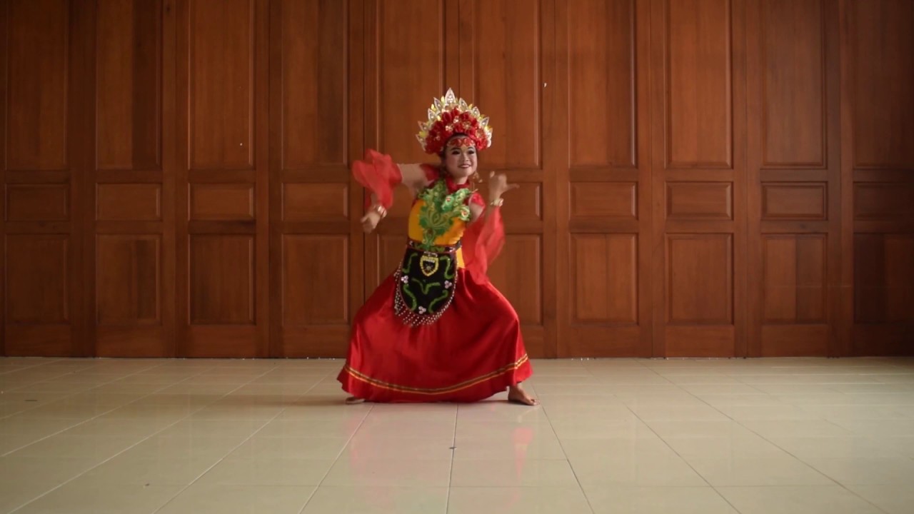 TARI BAJIDOR KAHOT