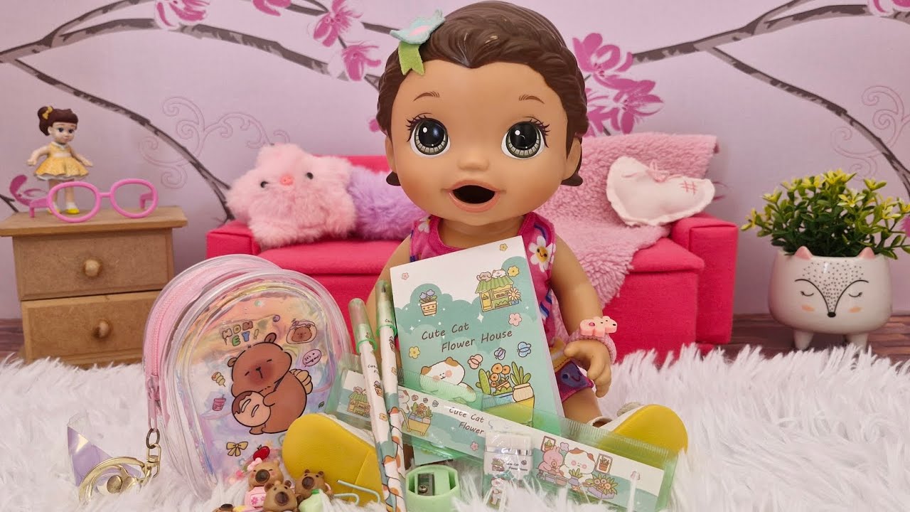 Comprei o material escolar da baby alive laurinha.