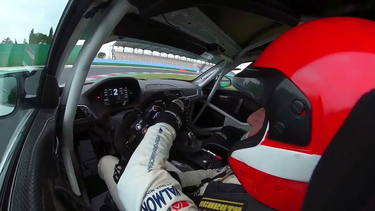 Questo è il vero piacere di guidare! Sali a bordo della BMW M2 CS Racing al Misano World Circuit