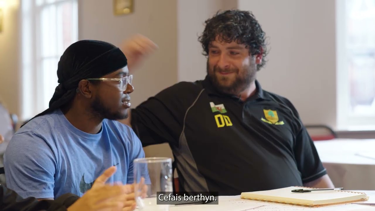UN CLWB, UN BOBL, UNEDIGProsiect cywaith Eisteddfod Wrecsam a Bellevue FC