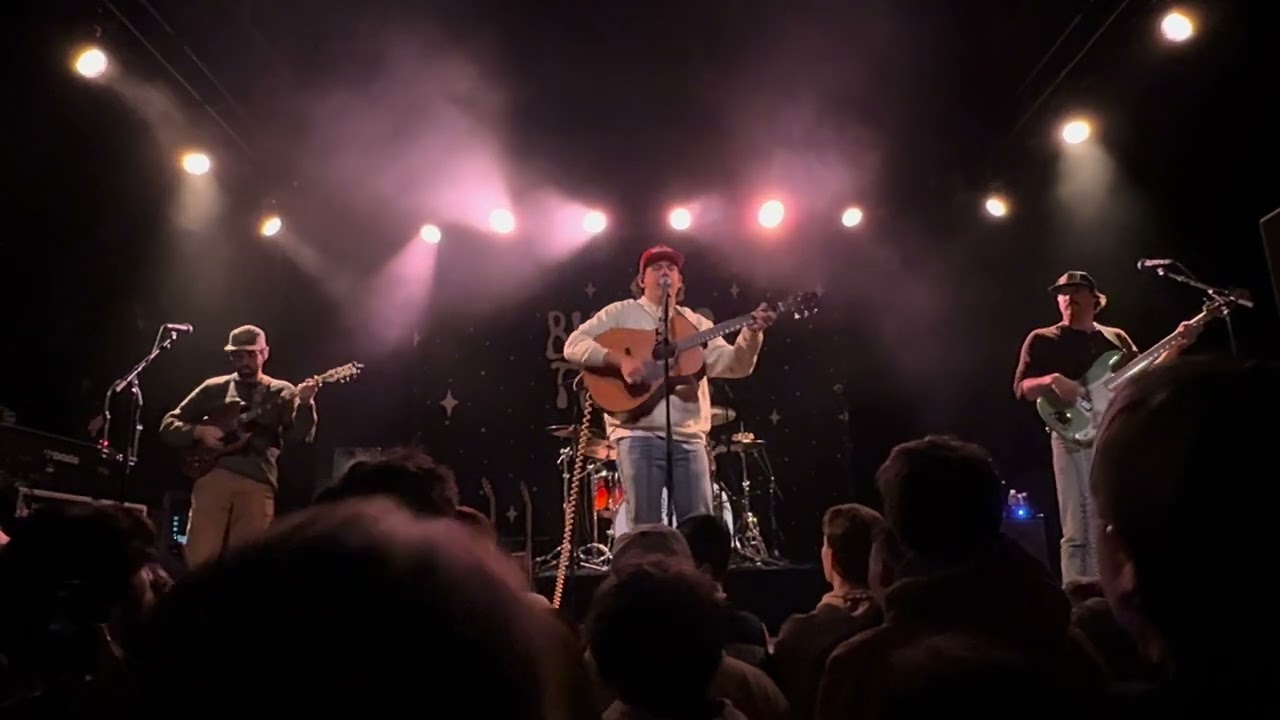 Пробка на дороге в Буффало - Strangers Now