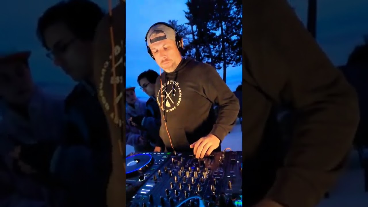 DENON DJ SC6000 Prime at South Island Sounds livestream event with Eric Allen Live