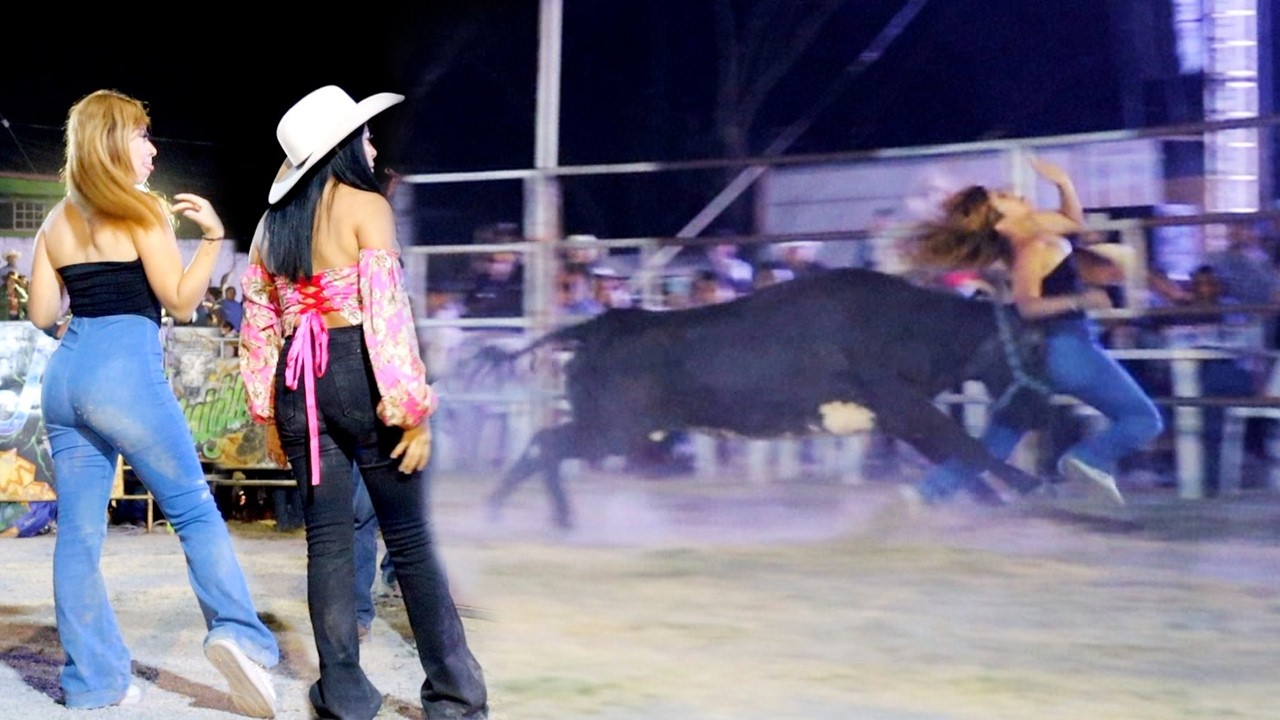 ¡AQUÍ LA VIDA ES BELLA ¿PERO PARA LA VAQUILLA O PARA ELLAS? Tremendazo Juego de Jaripeo