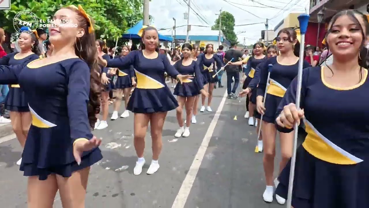 Belleza y Talento Salvadoreño en Desfile Ciudad Arce