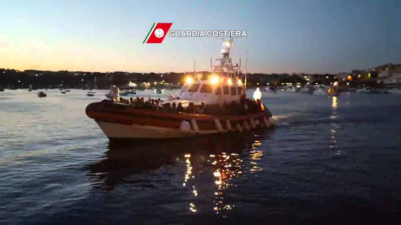 Salvataggio di 86 migranti al largo delle coste libiche