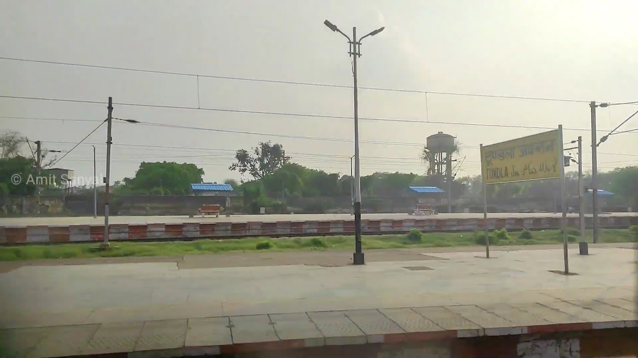 Tundla Jn, Uttar Pradesh | 12274 New Delhi Howrah Duronto Express skipping Tundla Jn