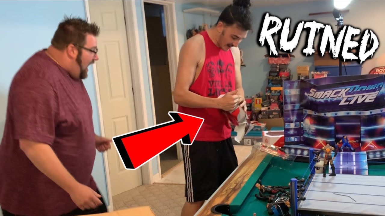 FRIEND OPENS RARE VALUABLE WWE FIGURES