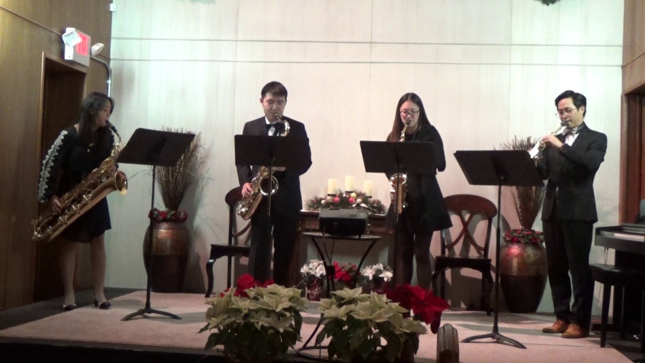 It's Beginning to Look a lot like Christmas by Saxophone Quartet