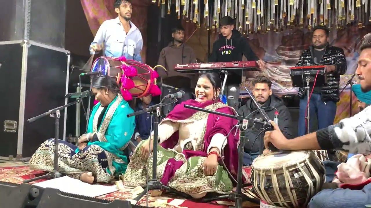 Sun Lai Sun Lai Meri Pukaar  Qwali Live Gill Sister [Gurmukh Baddowalia]