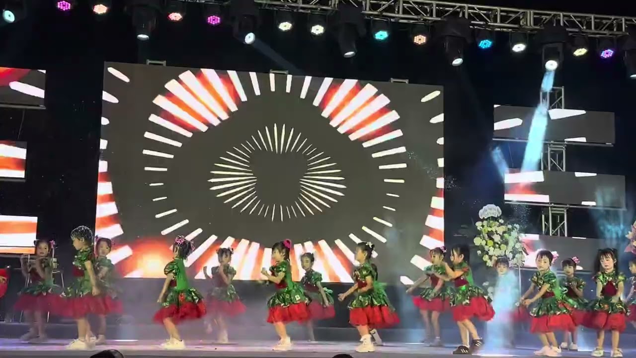 Nhảy Feliz Navidaz🥰