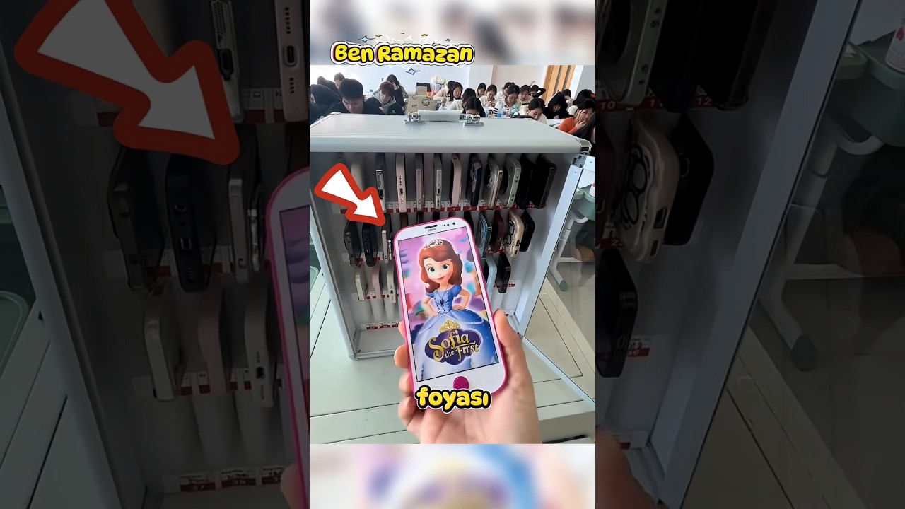 &Ouml;ğretmen Dolabı A&ccedil;tı, İ&ccedil;inden Oyuncak Telefon &Ccedil;ıktı 😁📱#shorts #viral