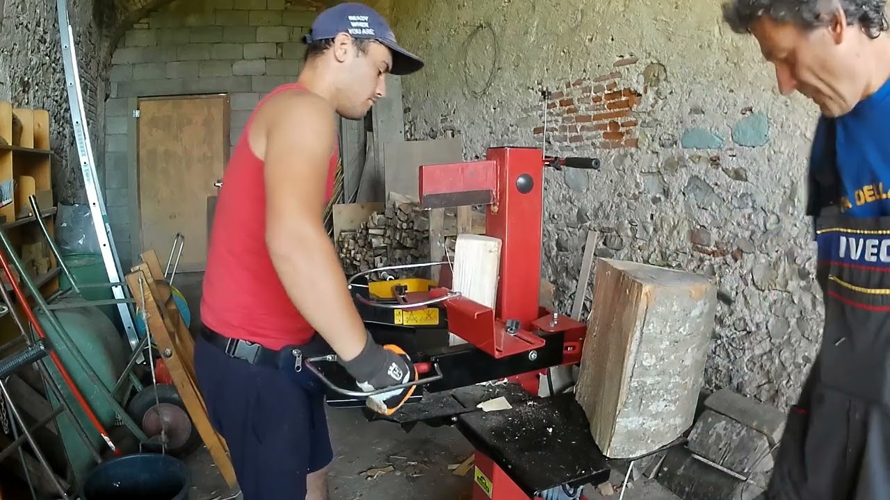 Finitura spaccamento legna
