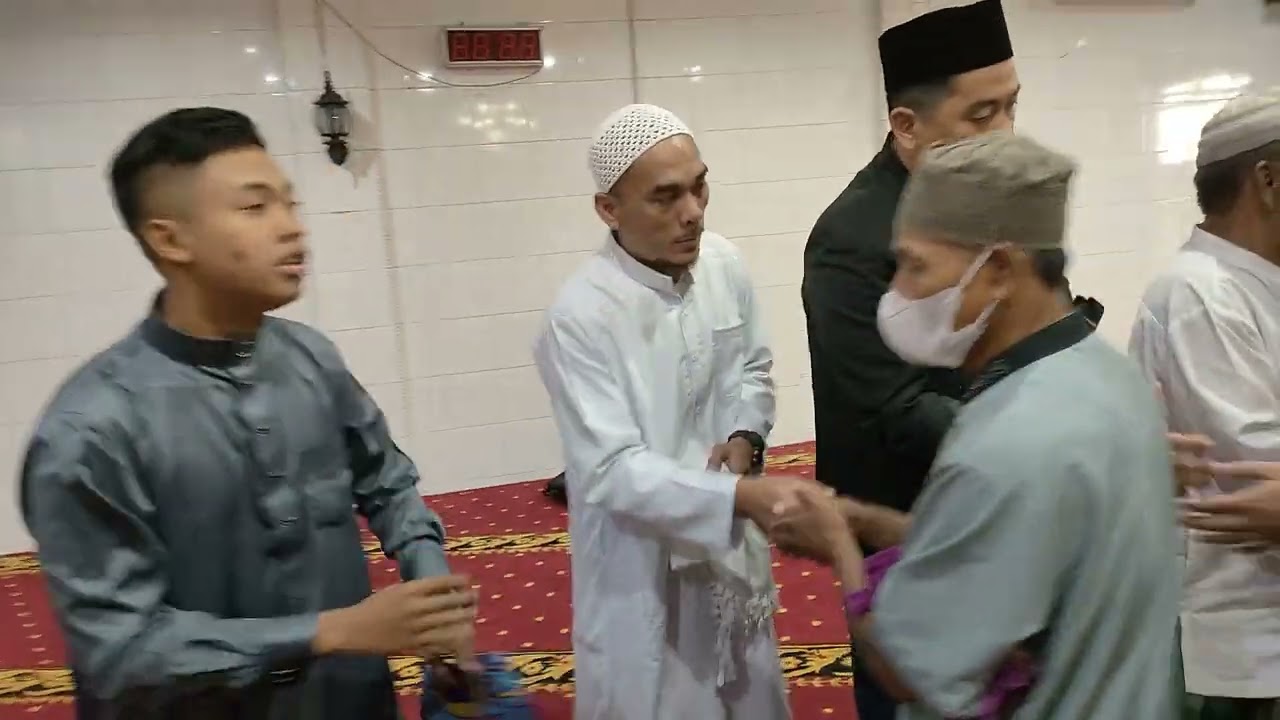 Halal bihalal mari kita berjabatan tangan dan saling memaafkan | masjid Jami Darussalam attaqwa