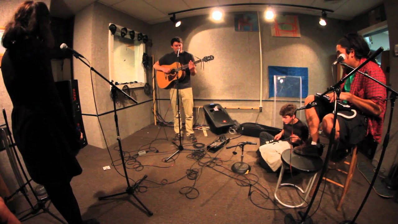 The Front Bottoms- Flashlight (Live at WKDU)