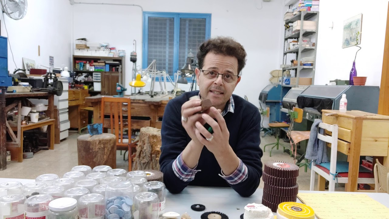 ¿Cómo pulir las joyas de manera profesional? - Aziz Group Joyería